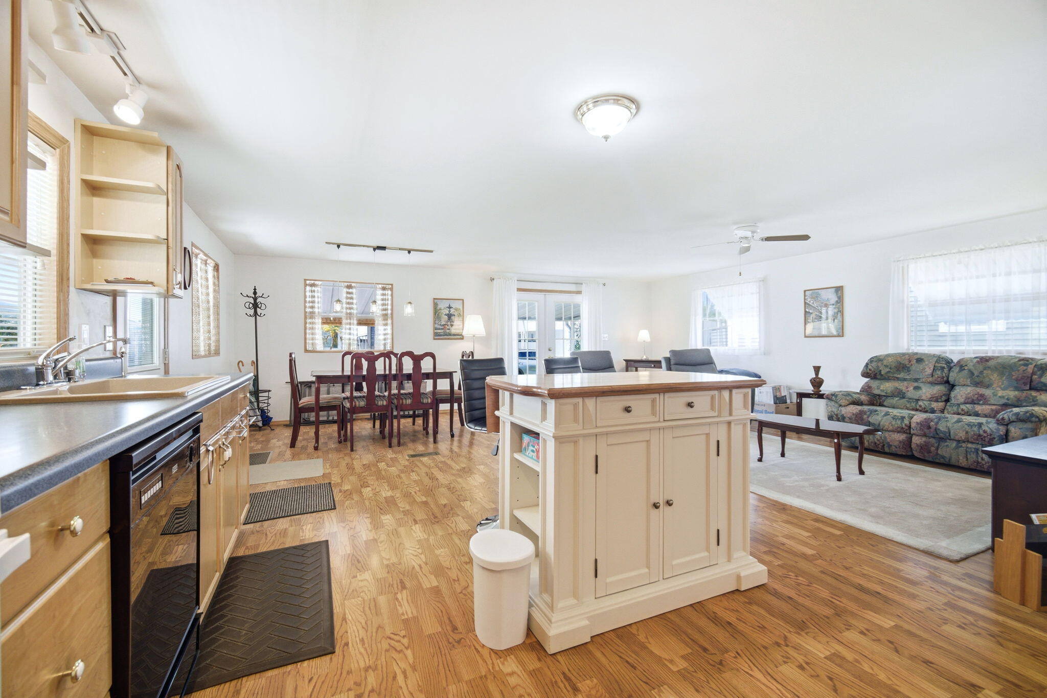 RAVENSWOOD ESTATES & MARINAS - Residential