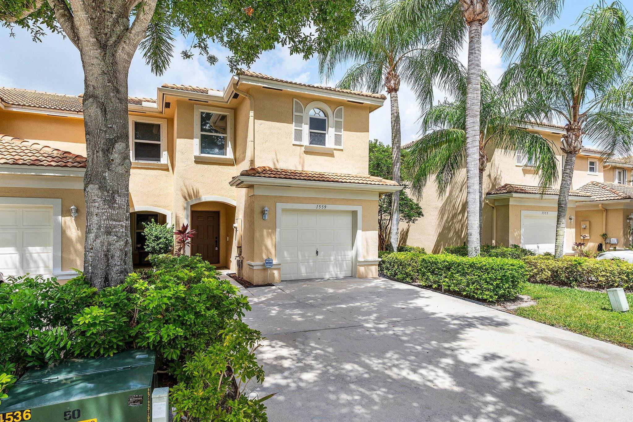 1559 Westchester Avenue, Wellington, FL, 33414/$448,888 2 1559 Westchester Avenue