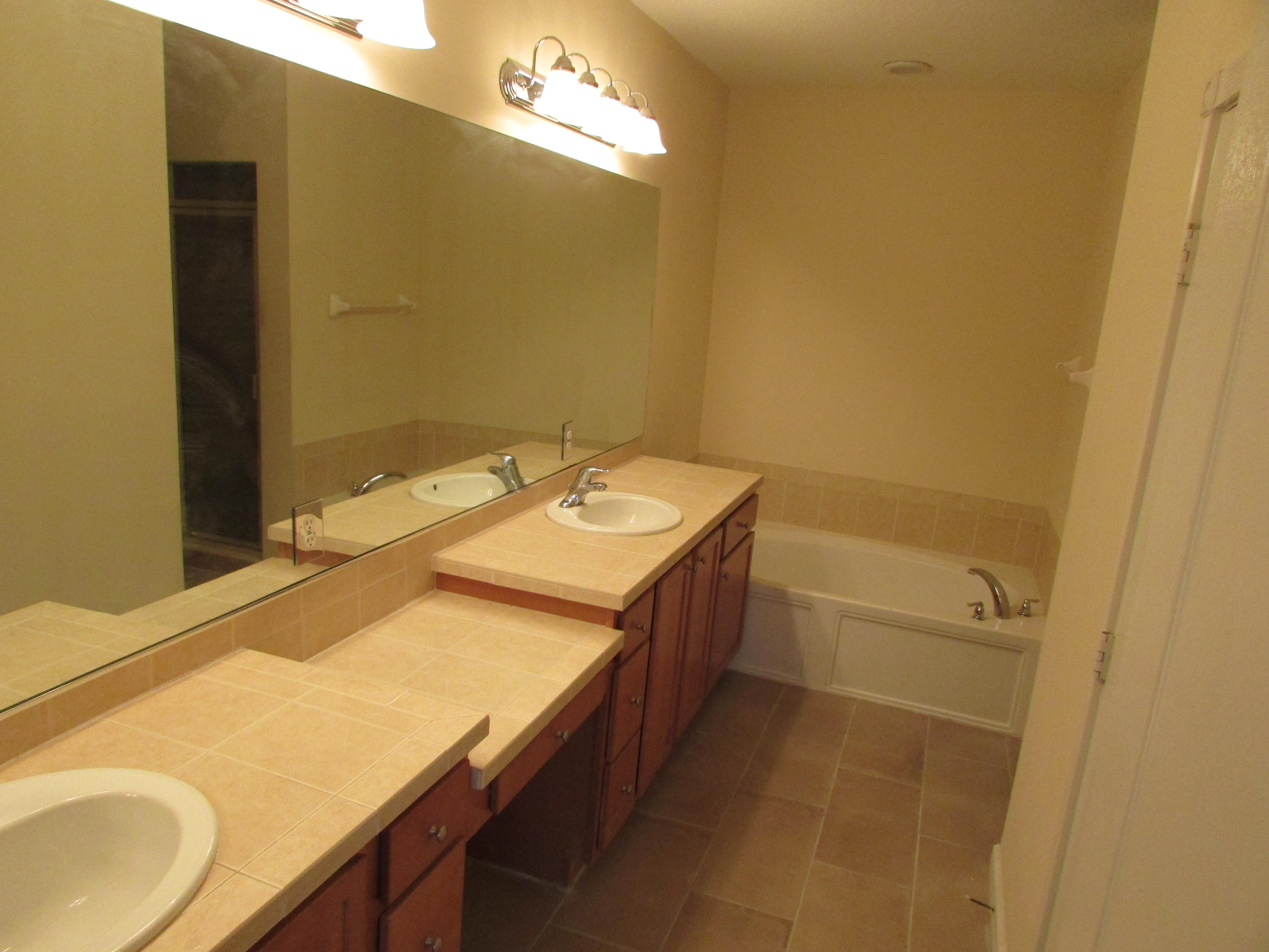 RIVER OAKS - Residential