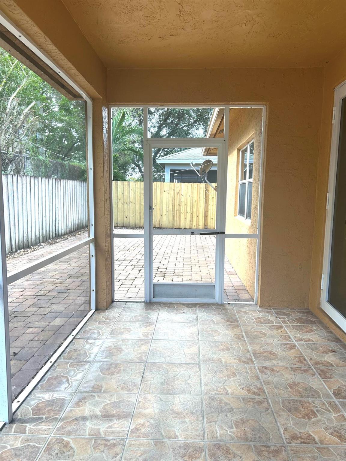 PRAIRIE KEY - Residential Lease