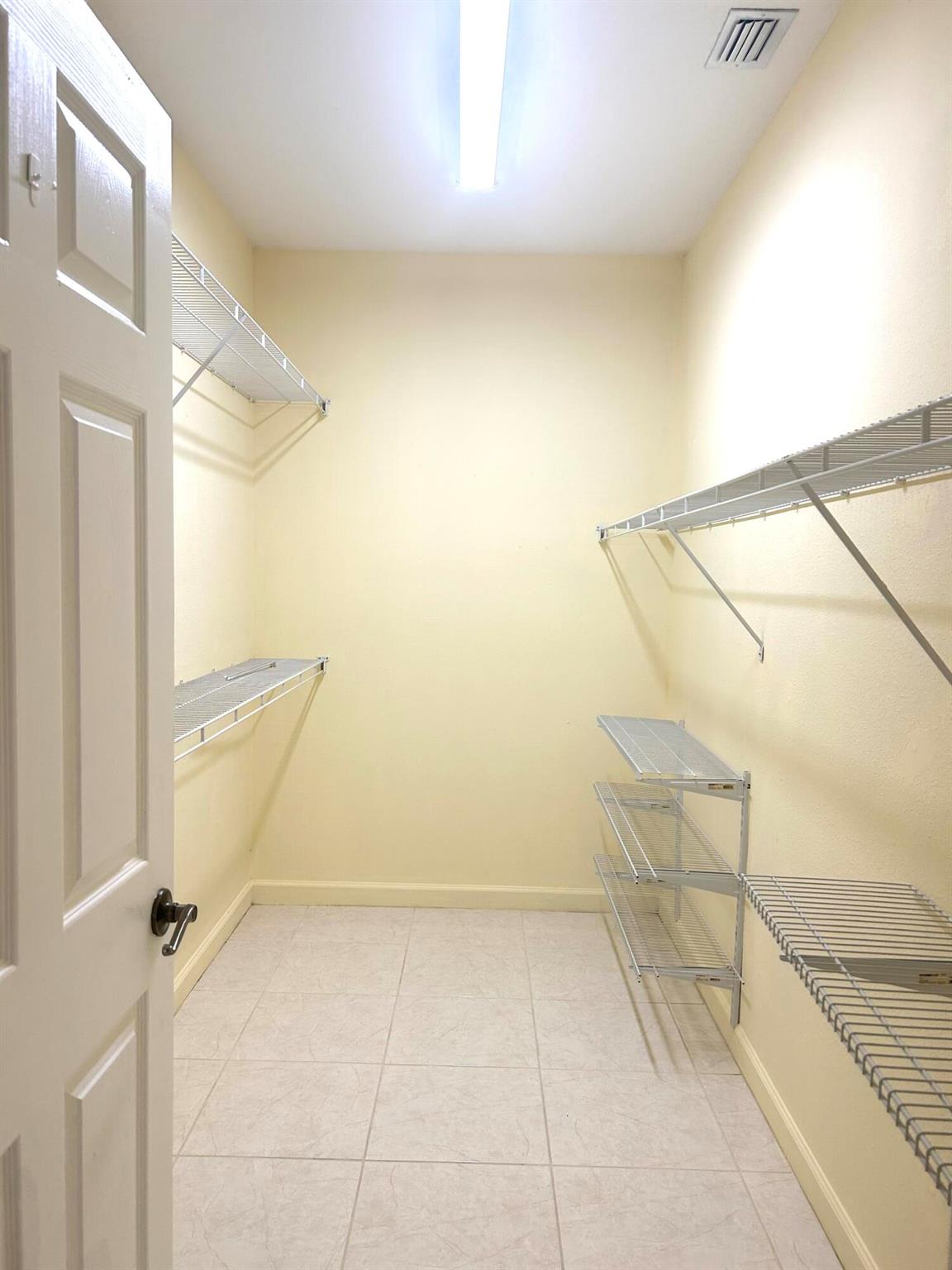 PRAIRIE KEY - Residential Lease