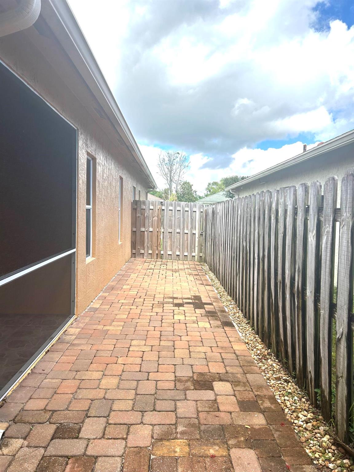 PRAIRIE KEY - Residential Lease