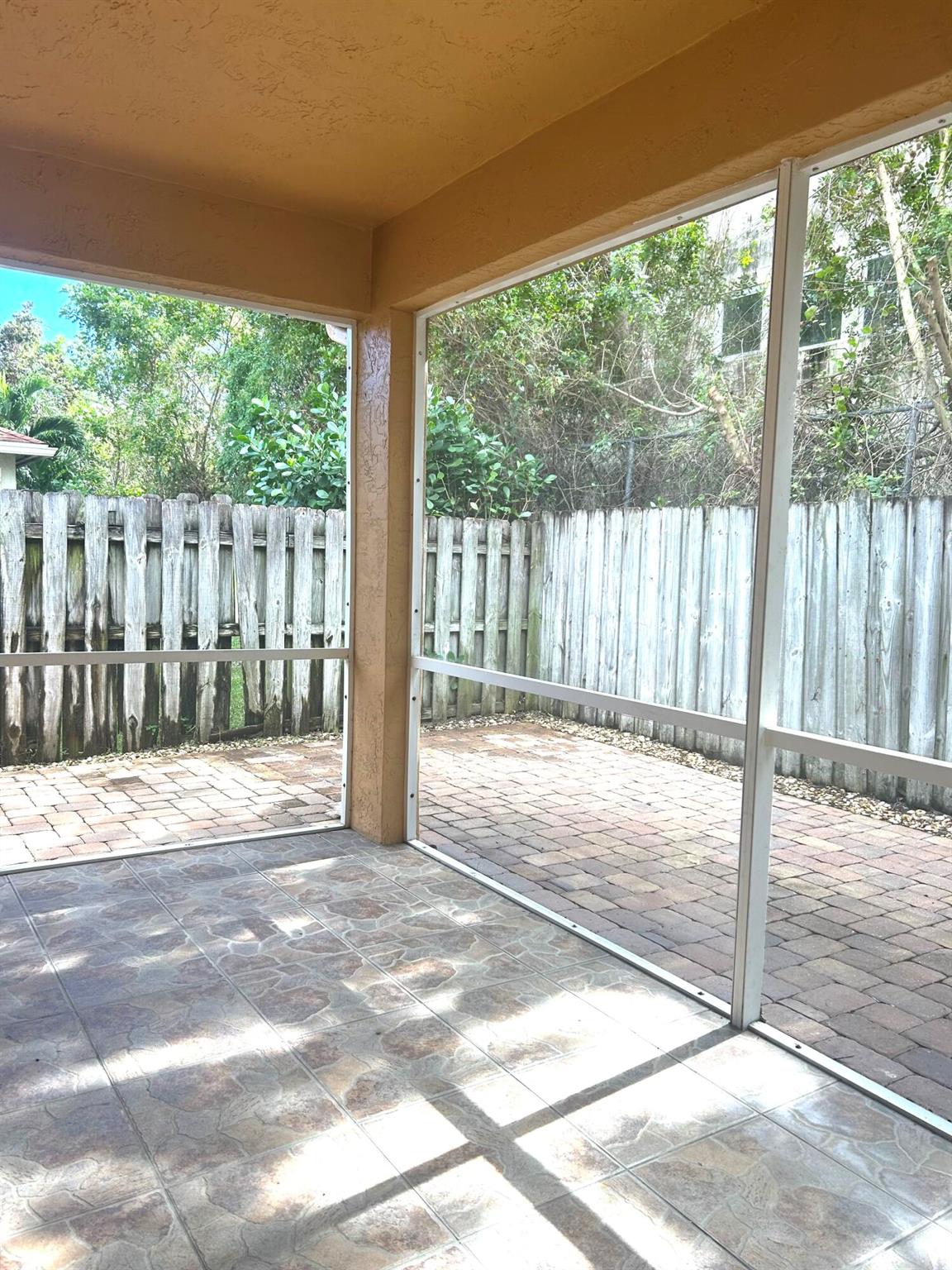 PRAIRIE KEY - Residential Lease