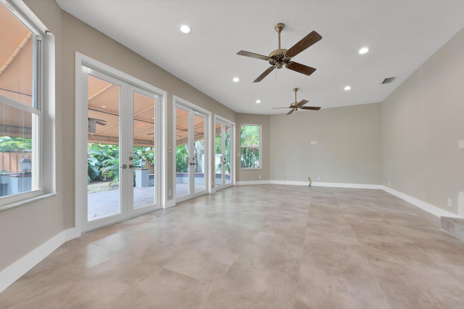 RIO VISTA ISLES - Residential