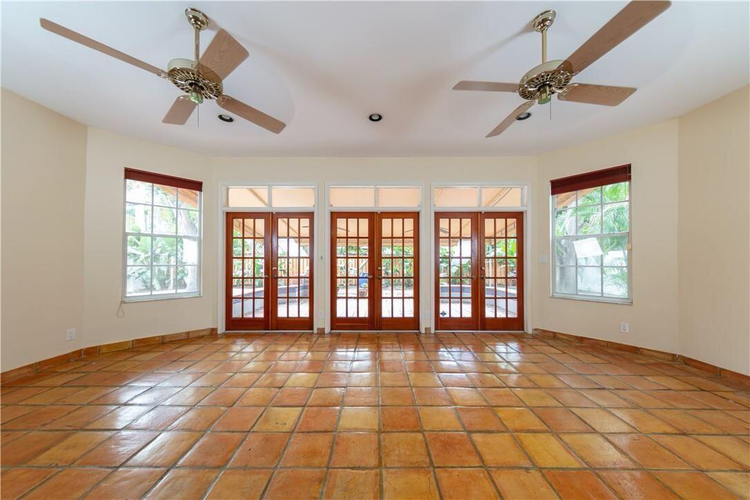 RIO VISTA ISLES - Residential