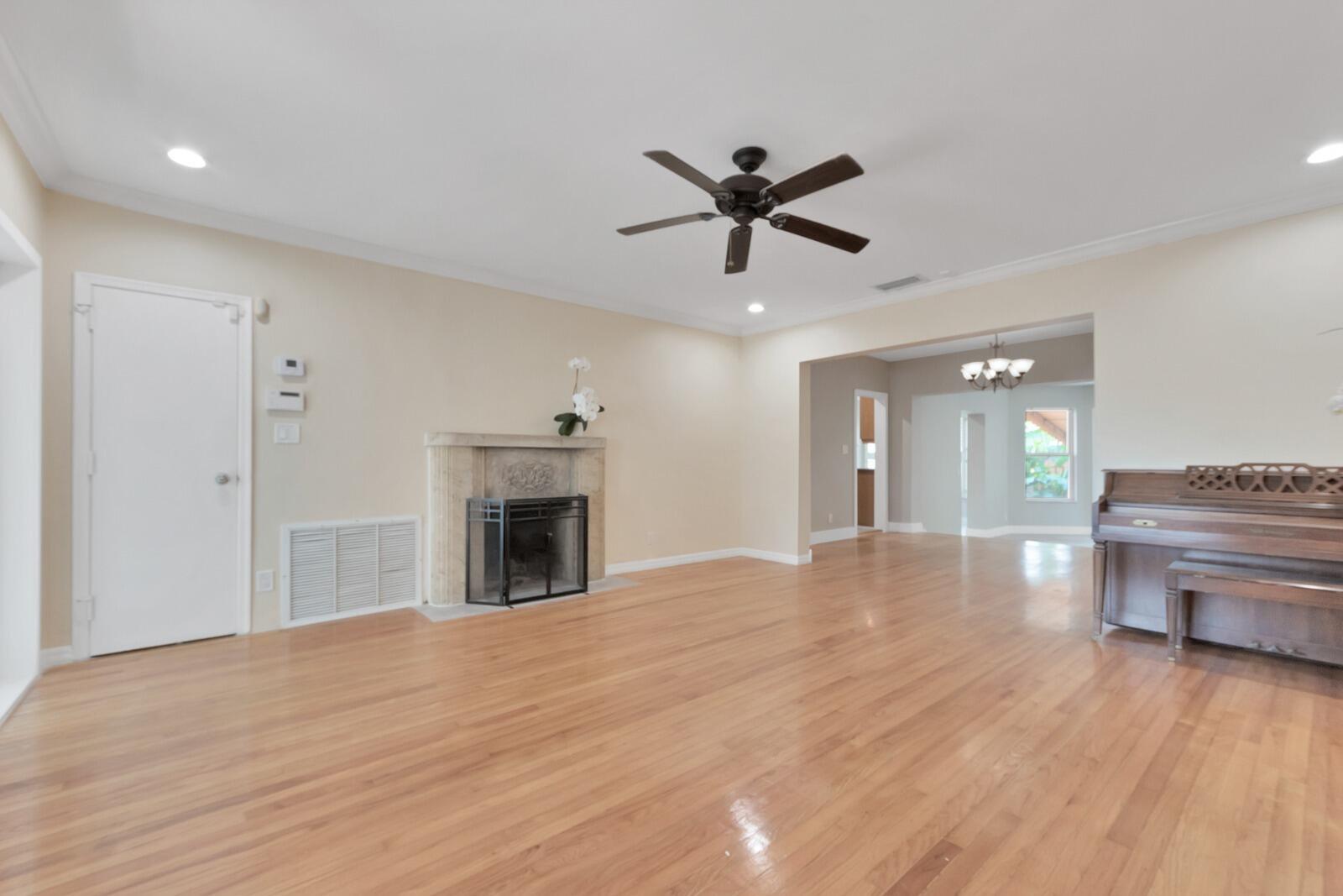 RIO VISTA ISLES - Residential