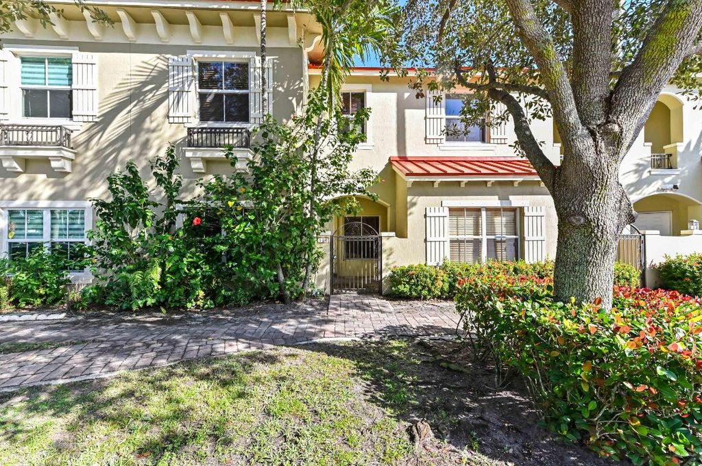 Photo of 106 Monterey Bay Drive, Boynton Beach, FL 33426 (MLS # R11152674)