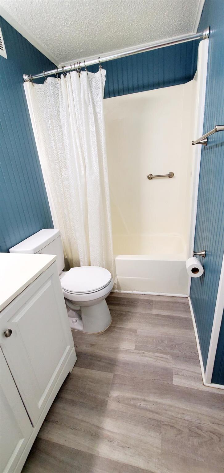 VILLAS AT INDIAN RIVER - Residential Lease