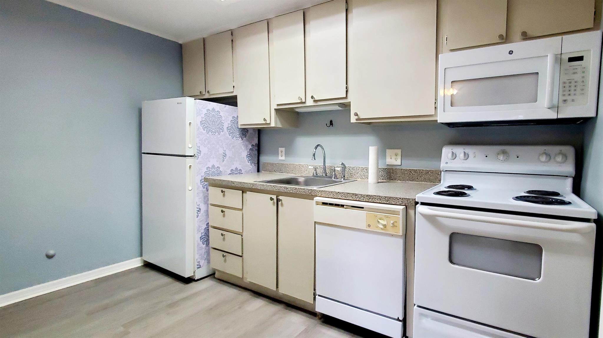 VILLAS AT INDIAN RIVER - Residential Lease