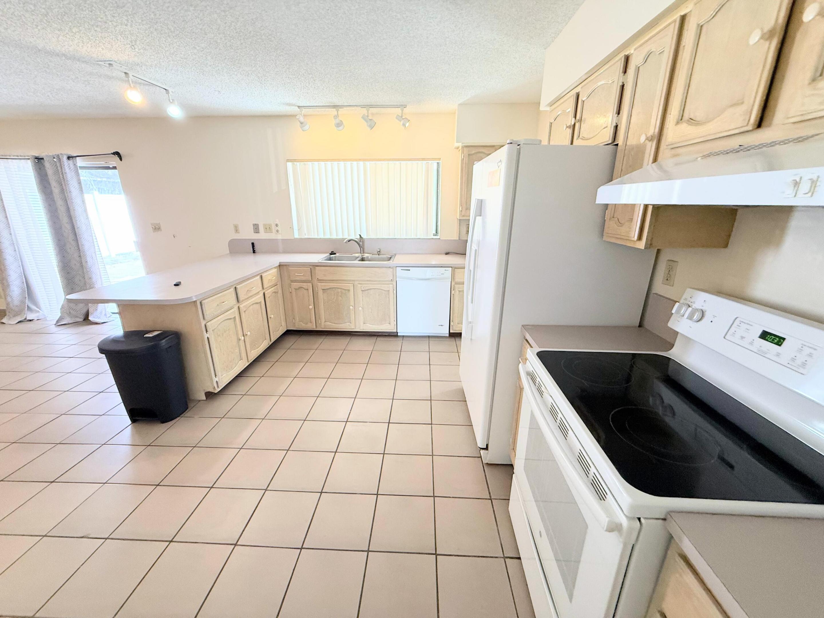 PHEASANT WALK - Residential Lease