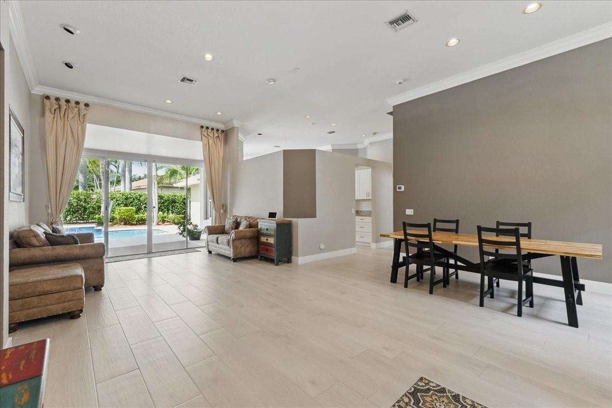 1137 Ginger Cir