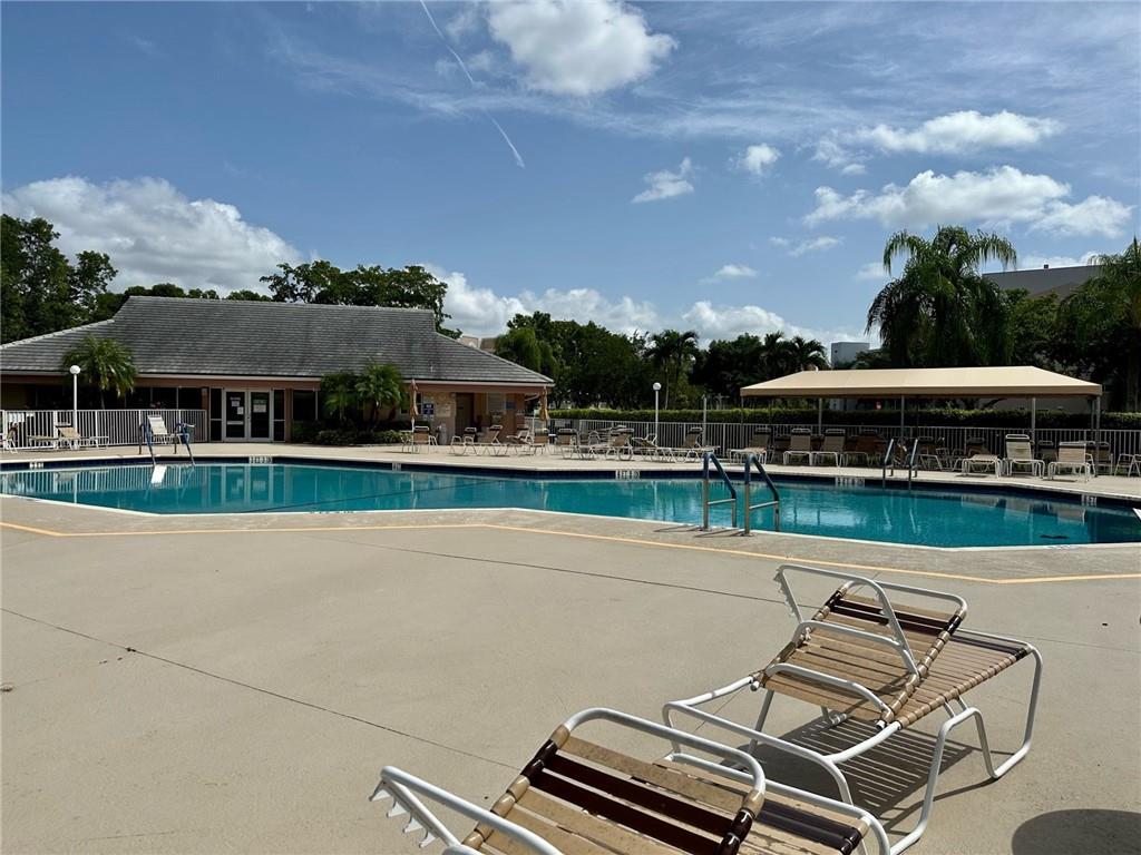 PHASE IV SUNRISE LAKES - Residential