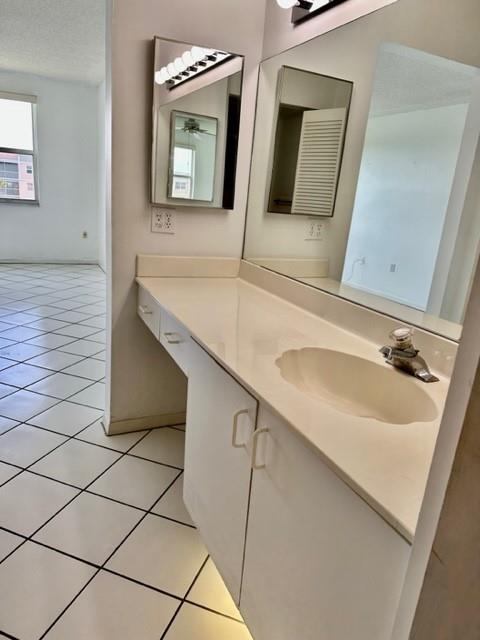 PHASE IV SUNRISE LAKES - Residential