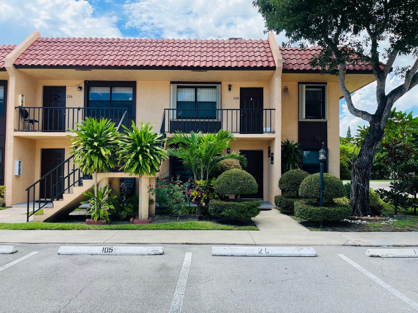 For Rent - 2 Bed / 2 Bath Condo in Forest Hill Villas, West Palm Beach - $1,850/monthWelcome to this beautifully updated 2-bedroom, 2-bathroom condo in the desirable Forest Hill Villas community. Featuring all new plank flooring throughout, this home offers a modern look and easy maintenance. The kitchen is equipped with upgraded stainless steel appliances, making it both stylish and functional.Enjoy the convenience of an in-unit washer and dryer, as well as a rear screened porch perfect for relaxing outdoors in privacy.Community living at Forest Hill Villas offers a peaceful setting with the added requirement of HOA approval for all tenants.📍 Location: Forest Hill Villas, West Palm Beach💲 Rent: $1,850/month🛏 Bedrooms: 2🛁 Bathrooms: 2