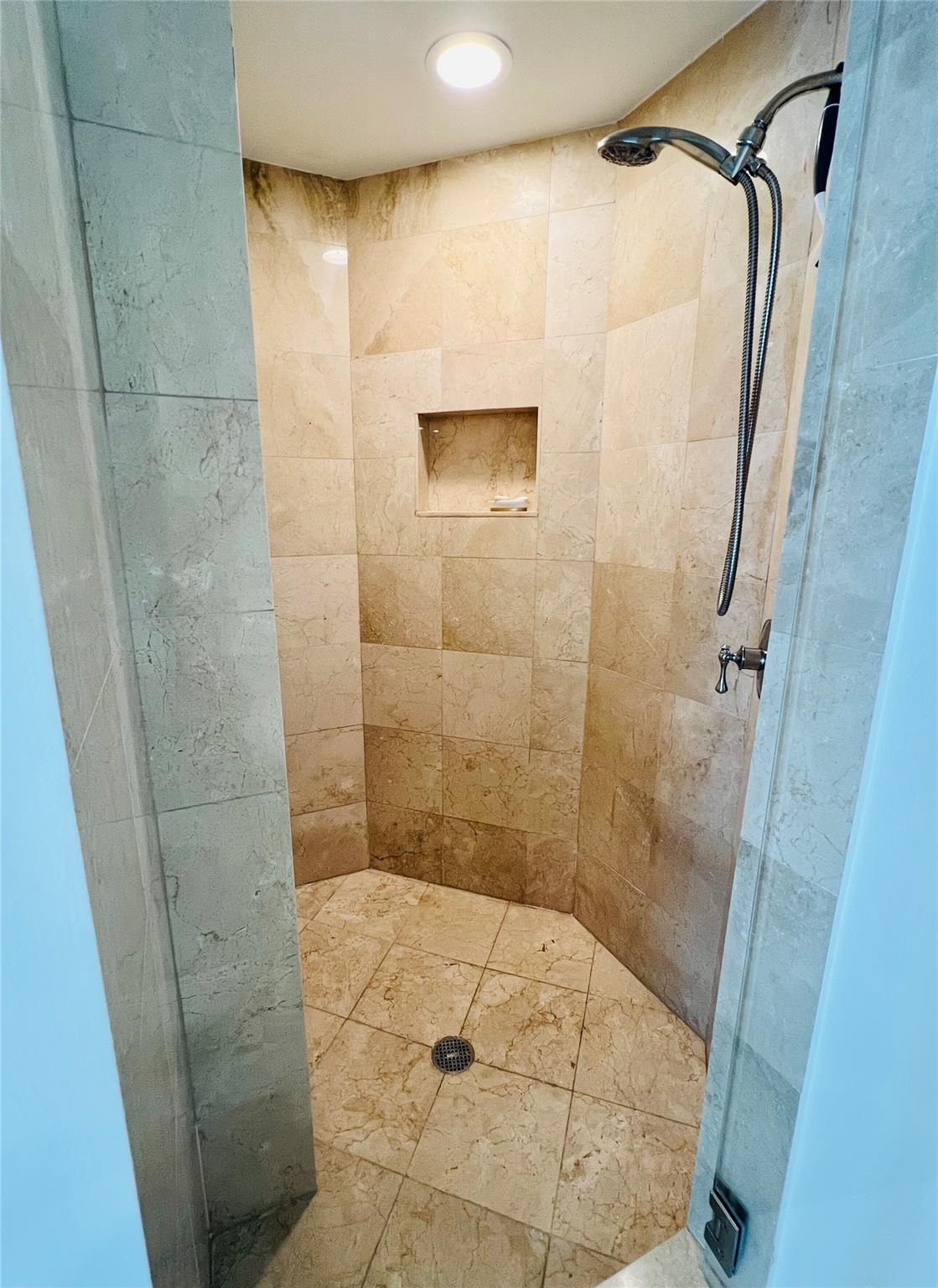 VENEZIA LAS OLAS CONDO - Residential Lease