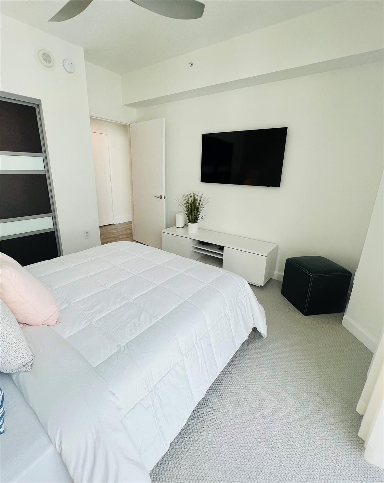 VENEZIA LAS OLAS CONDO - Residential Lease