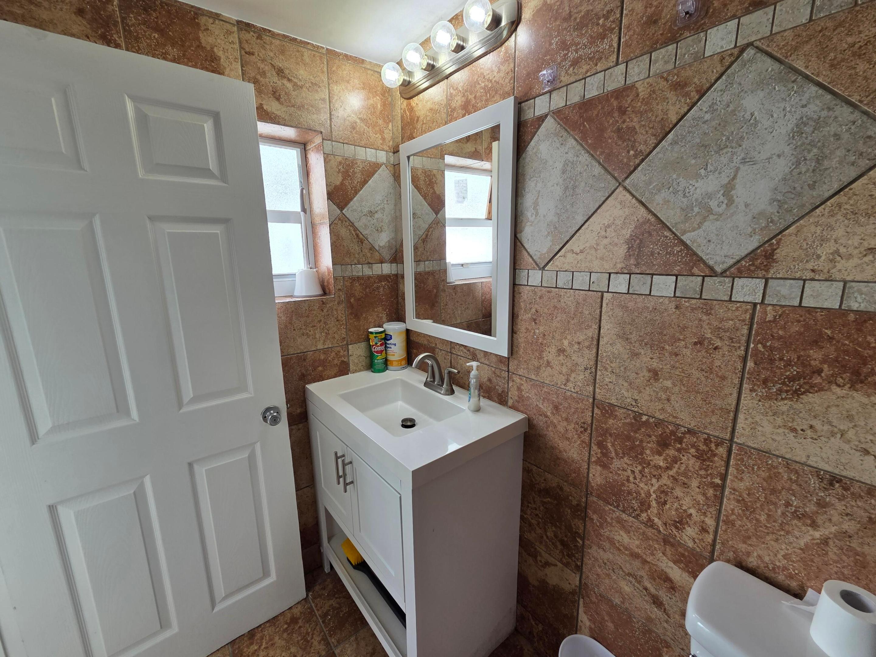 PLAYLAND ISLES - Residential Lease