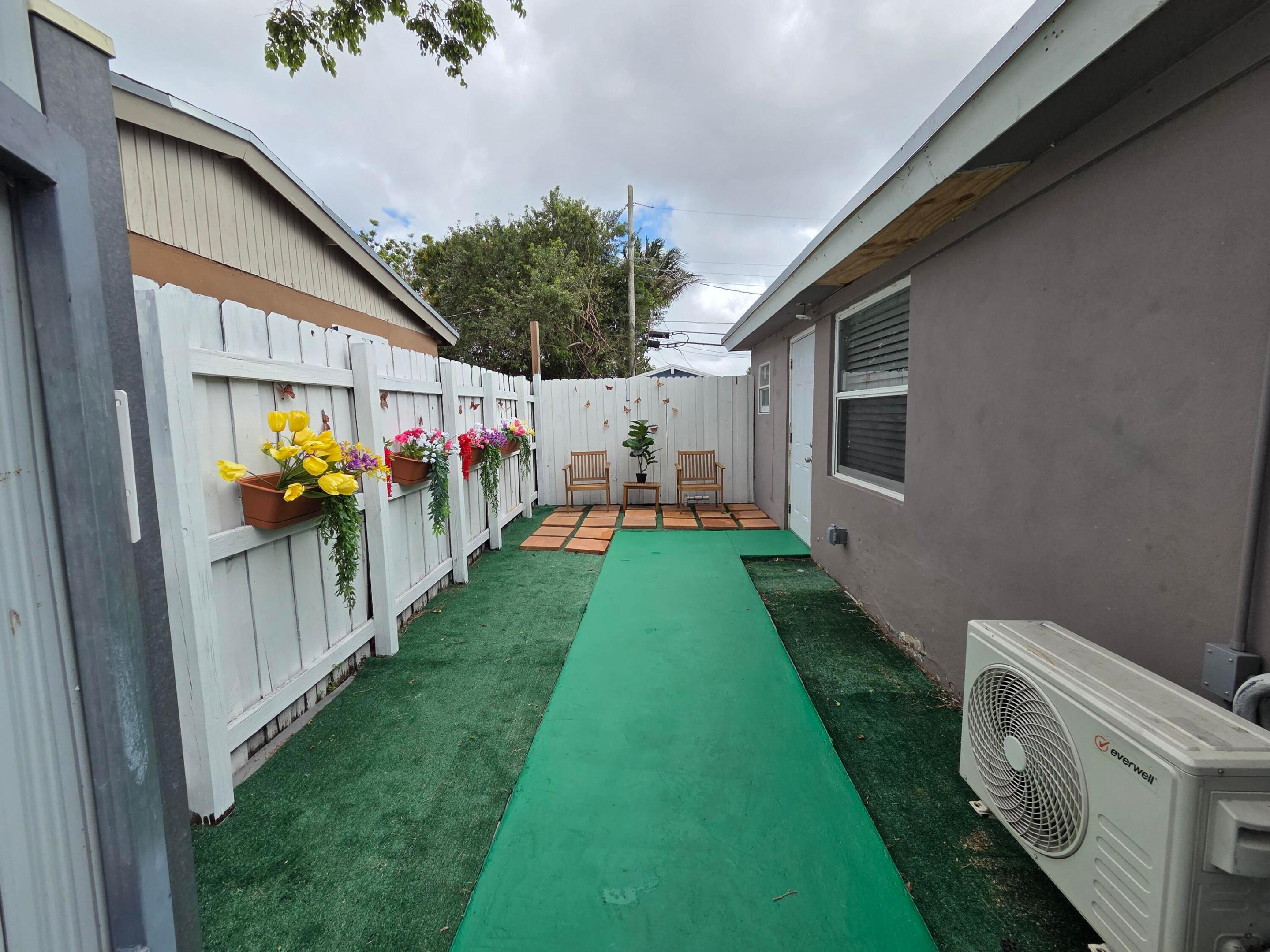 PLAYLAND ISLES - Residential Lease