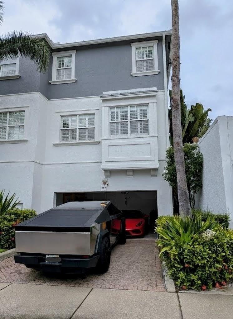 Photo of 290 NE 5th Avenue, Delray Beach, FL 33483 (MLS # B26029770)