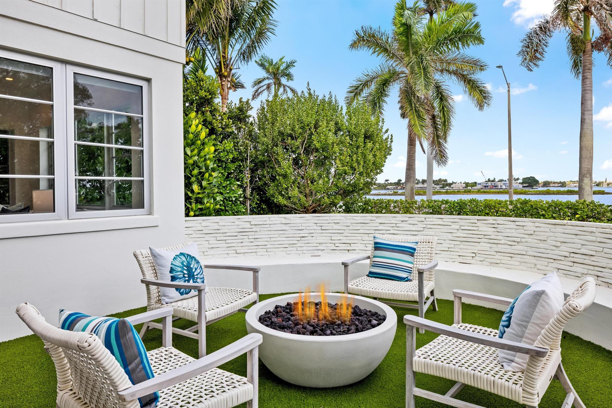 2745 S Flagler Drive