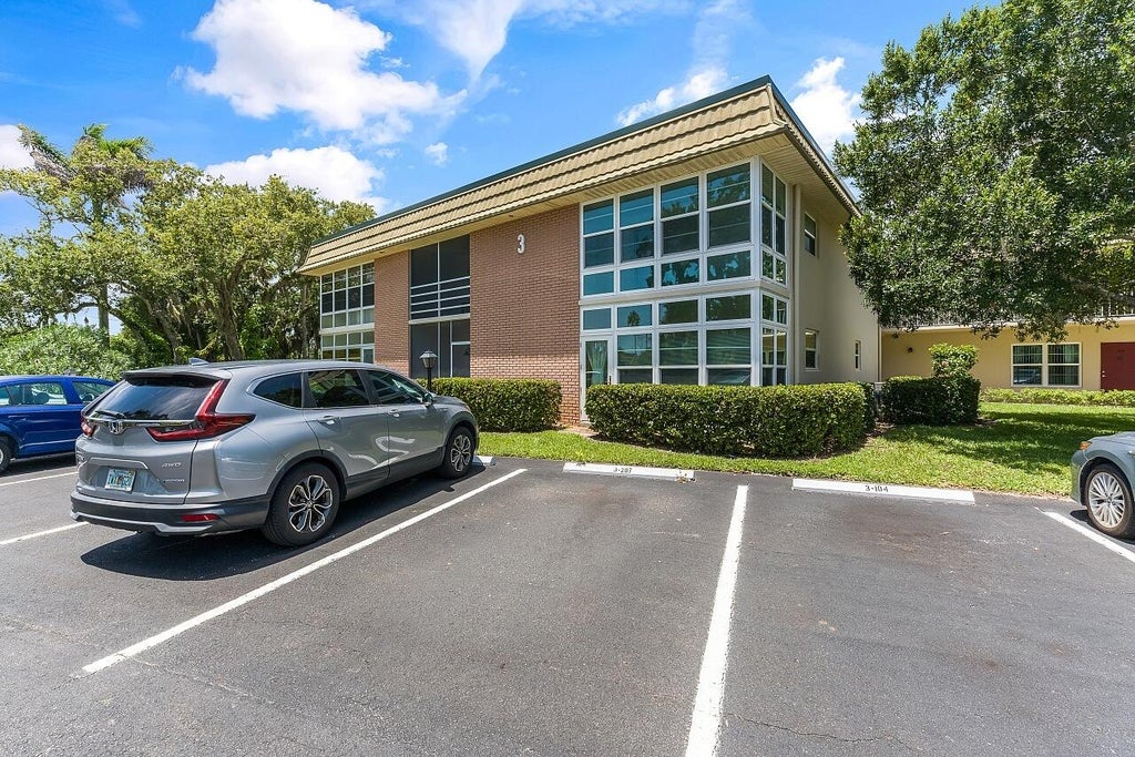 Photo of 3 Vista Gardens Trail #106, Vero Beach, FL 32962 (MLS # B26056047)