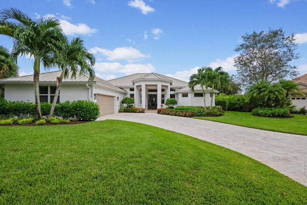 Photo of 7625 SE Teton Drive, Hobe Sound, FL 33455 (MLS # R11015292)