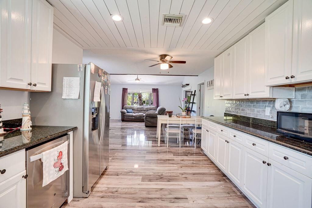 Photo of 6707 Salerno Road, Fort Pierce, FL 34951 (MLS # R10983317)