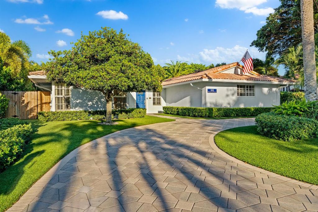 Photo of 745 Periwinkle Street, Boca Raton, FL 33486 (MLS # R11117571)