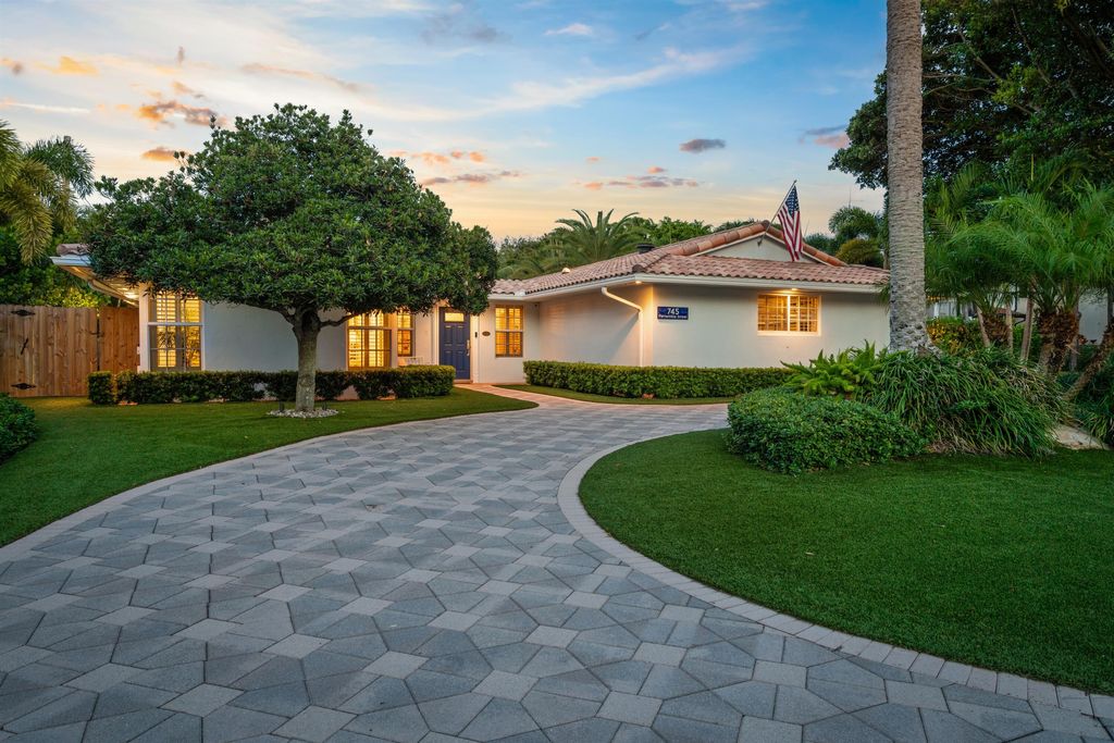 Photo of 745 Periwinkle Street, Boca Raton, FL 33486 (MLS # R11117571)