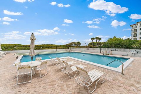 A home in Palm Beach Shores