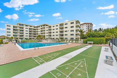 A home in Palm Beach Shores