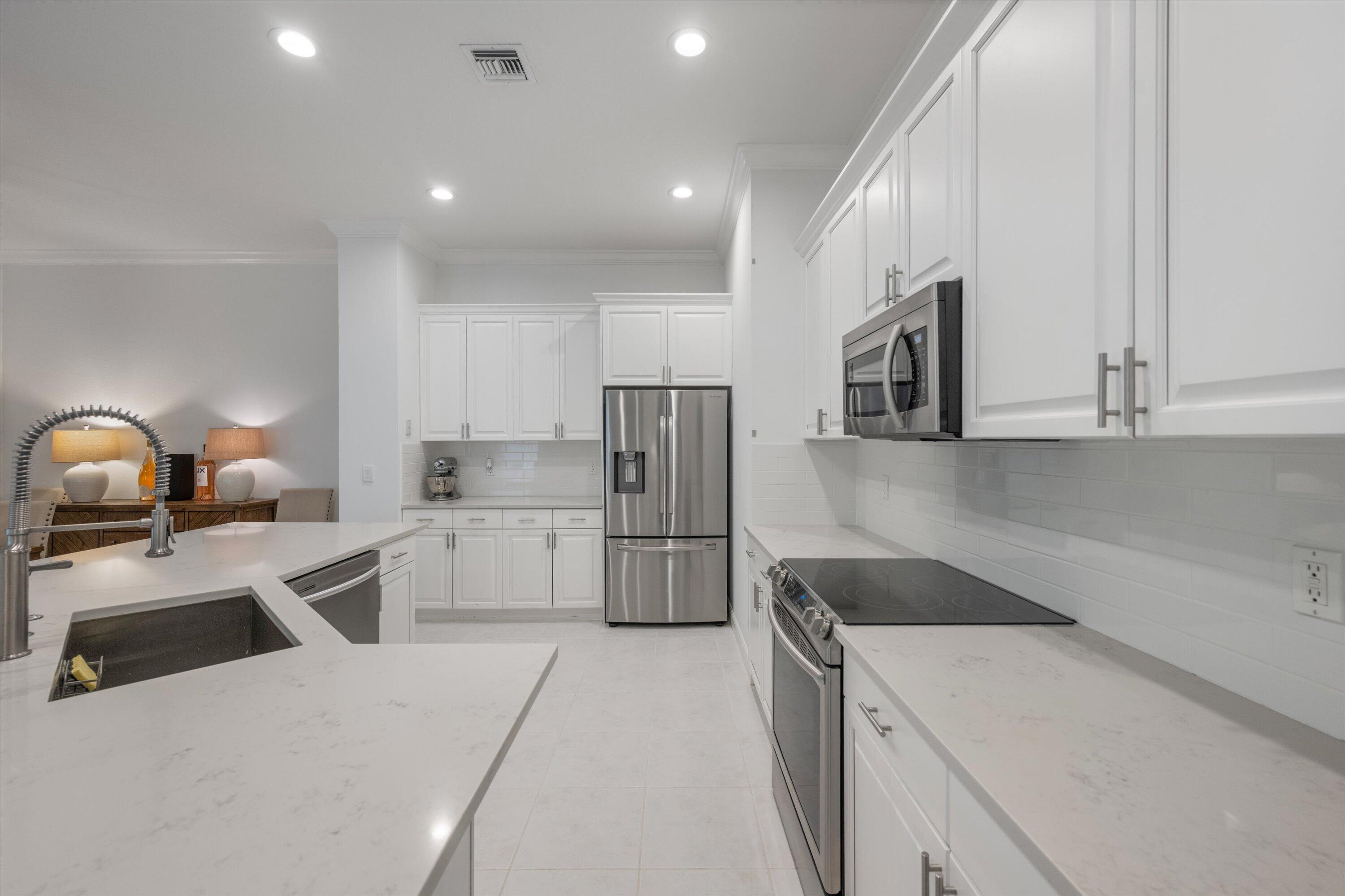 SHADY OAKS OF PALM BEACH POLO & COUNTRY - Residential