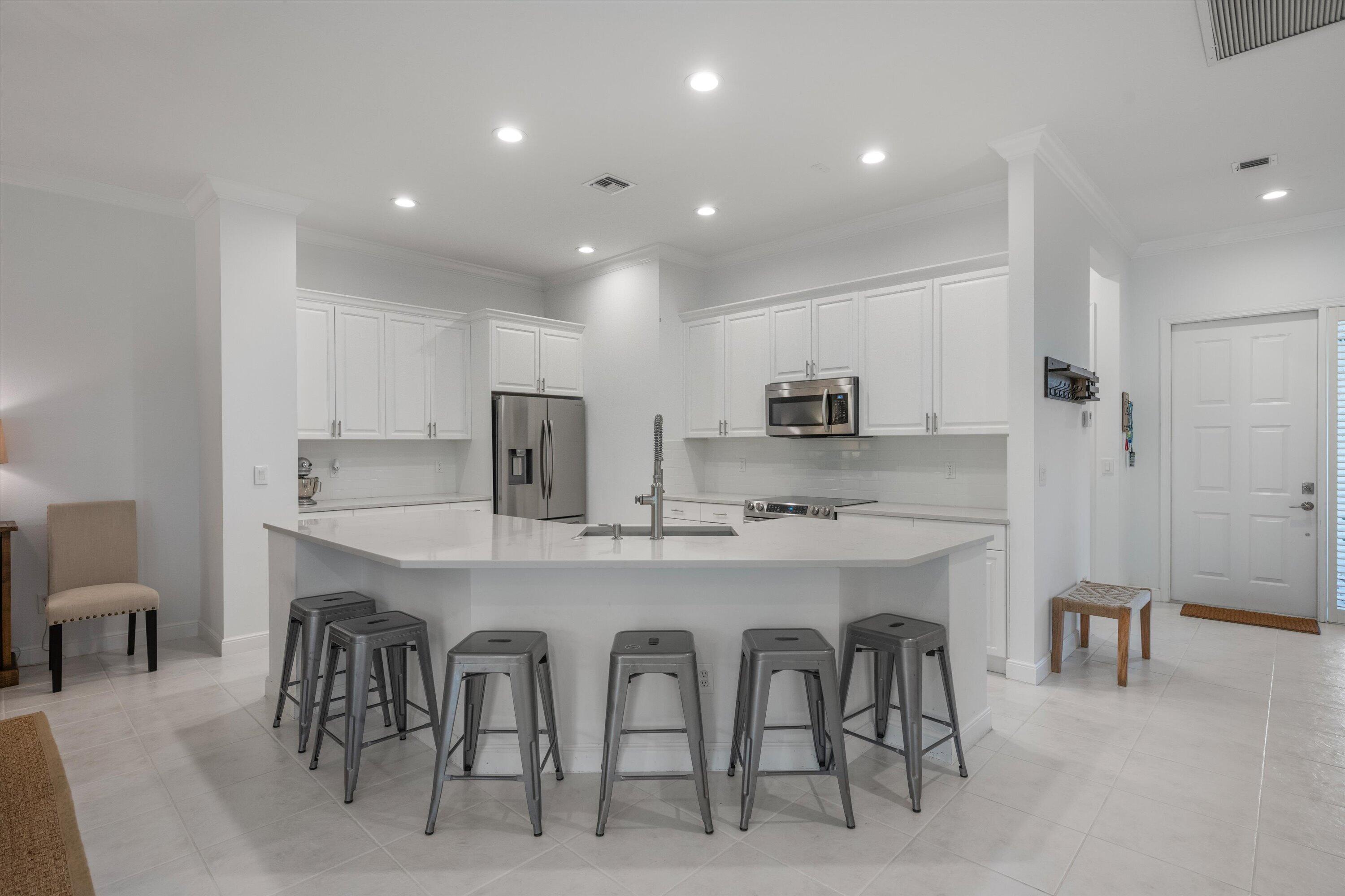 SHADY OAKS OF PALM BEACH POLO & COUNTRY - Residential