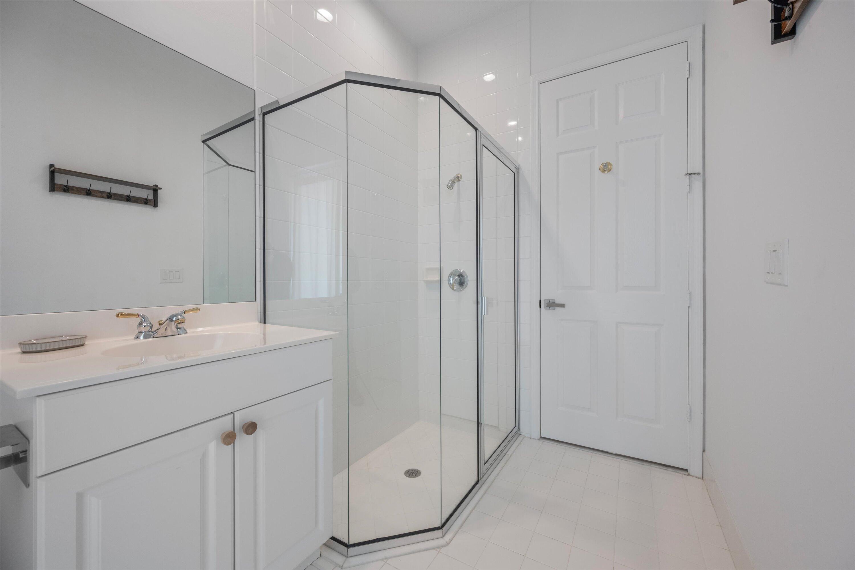 SHADY OAKS OF PALM BEACH POLO & COUNTRY - Residential