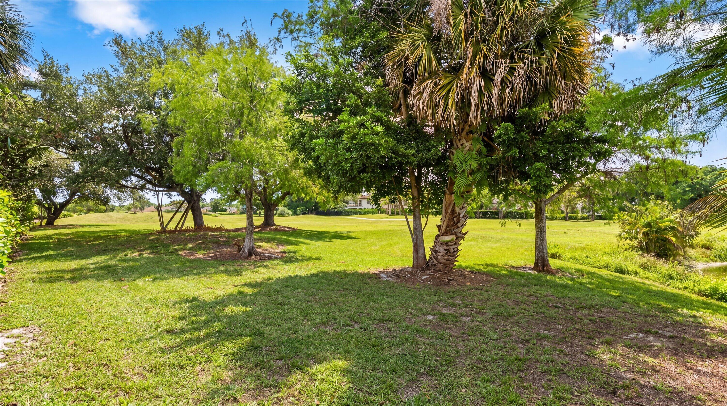 SHADY OAKS OF PALM BEACH POLO & COUNTRY - Residential