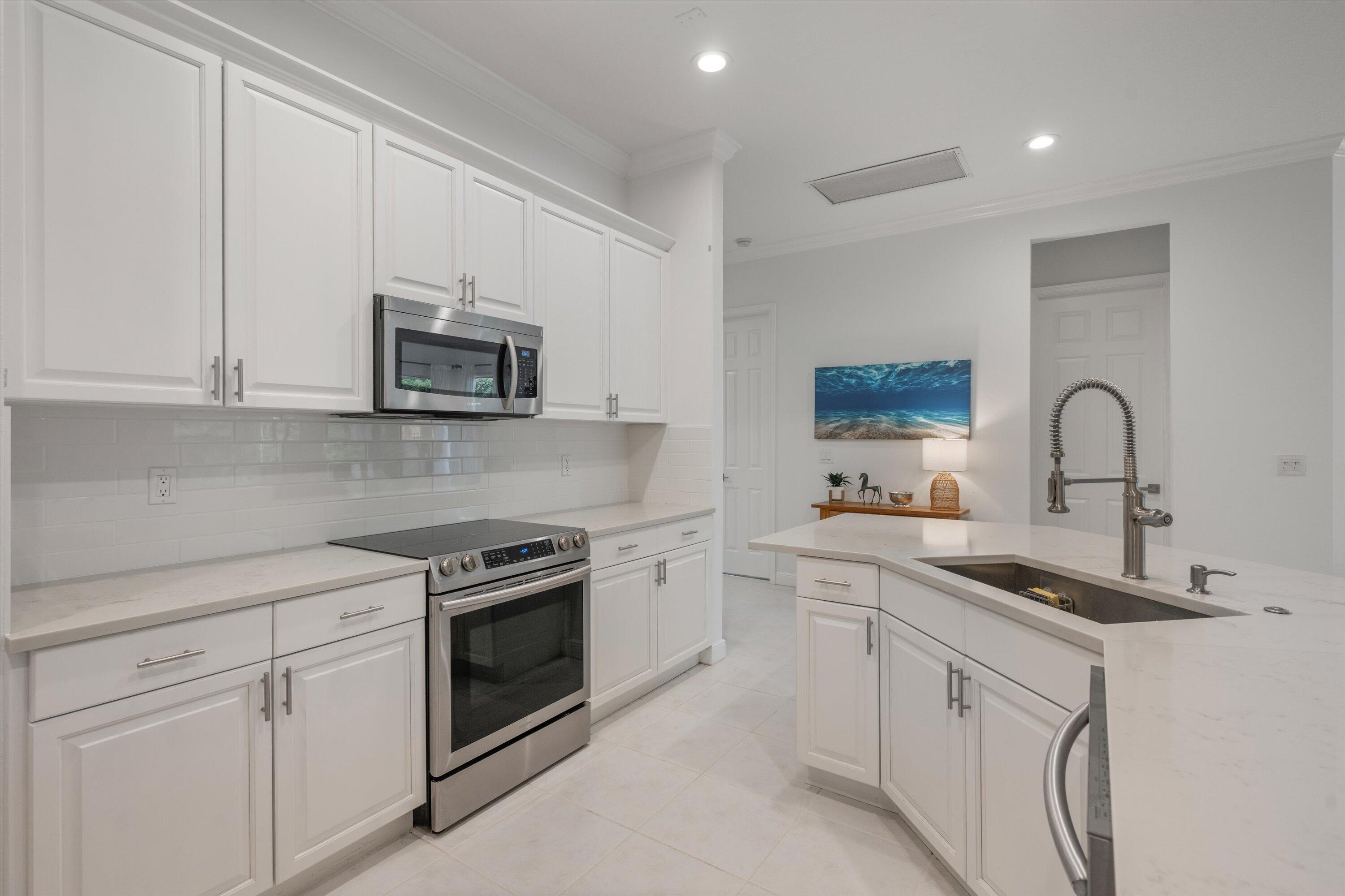 SHADY OAKS OF PALM BEACH POLO & COUNTRY - Residential