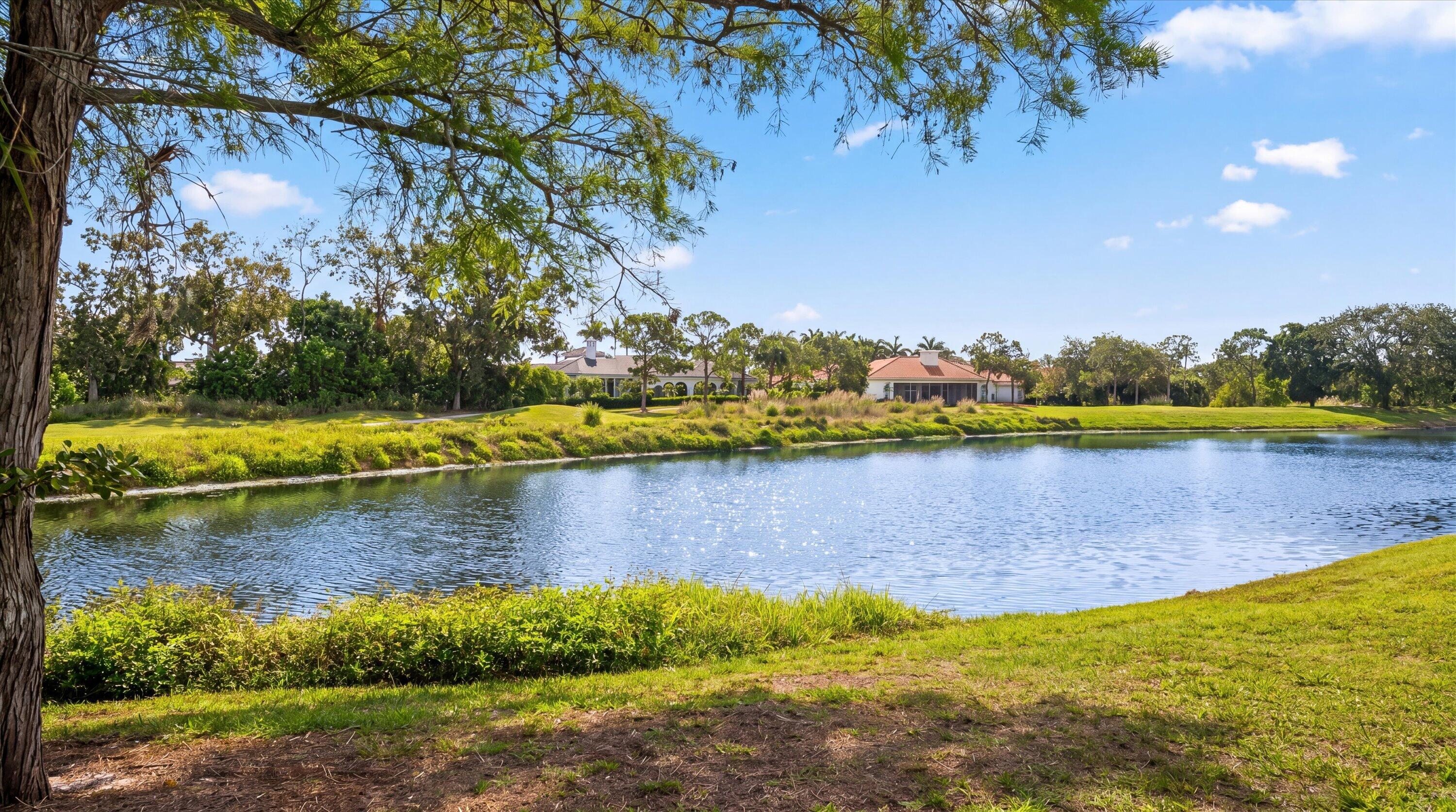 SHADY OAKS OF PALM BEACH POLO & COUNTRY - Residential
