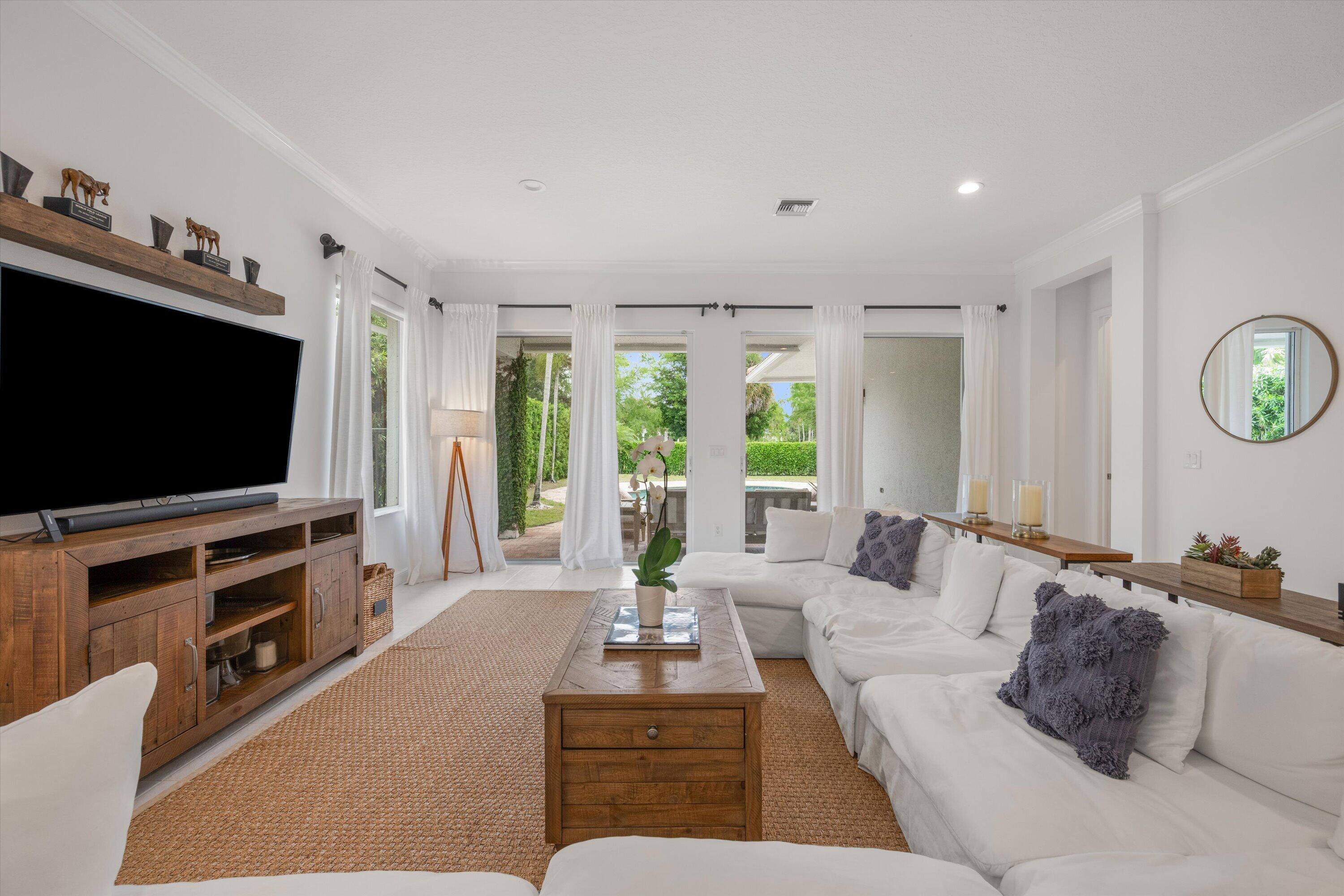 SHADY OAKS OF PALM BEACH POLO & COUNTRY - Residential