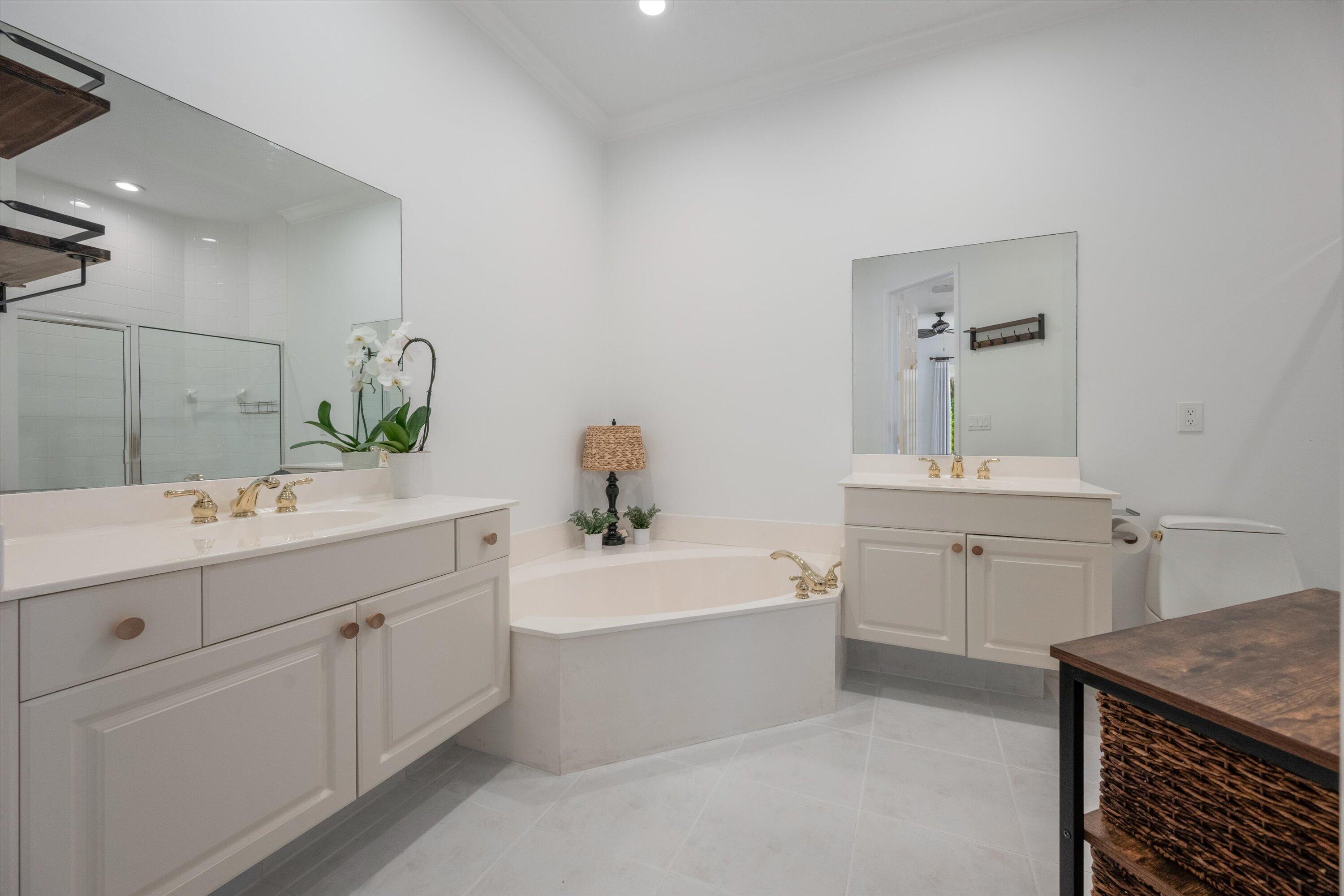 SHADY OAKS OF PALM BEACH POLO & COUNTRY - Residential