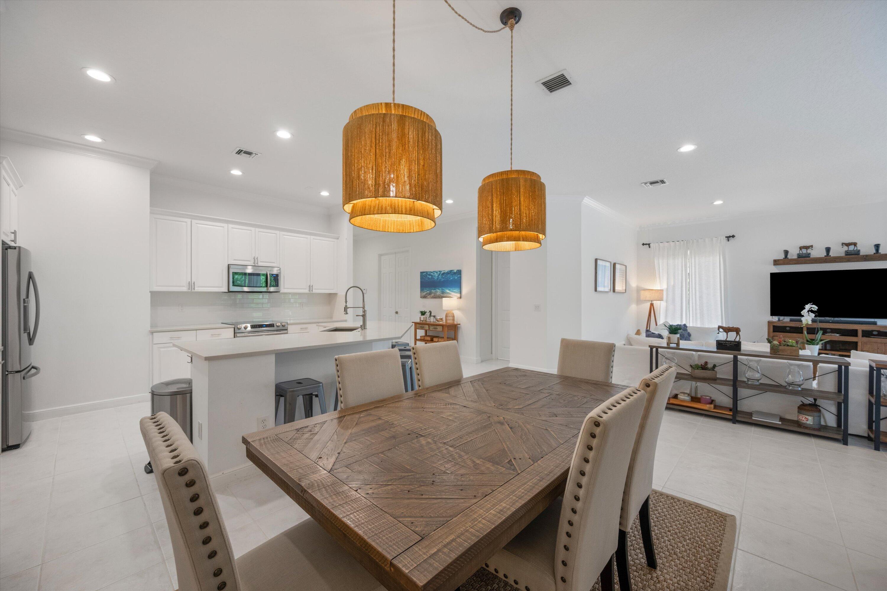 SHADY OAKS OF PALM BEACH POLO & COUNTRY - Residential