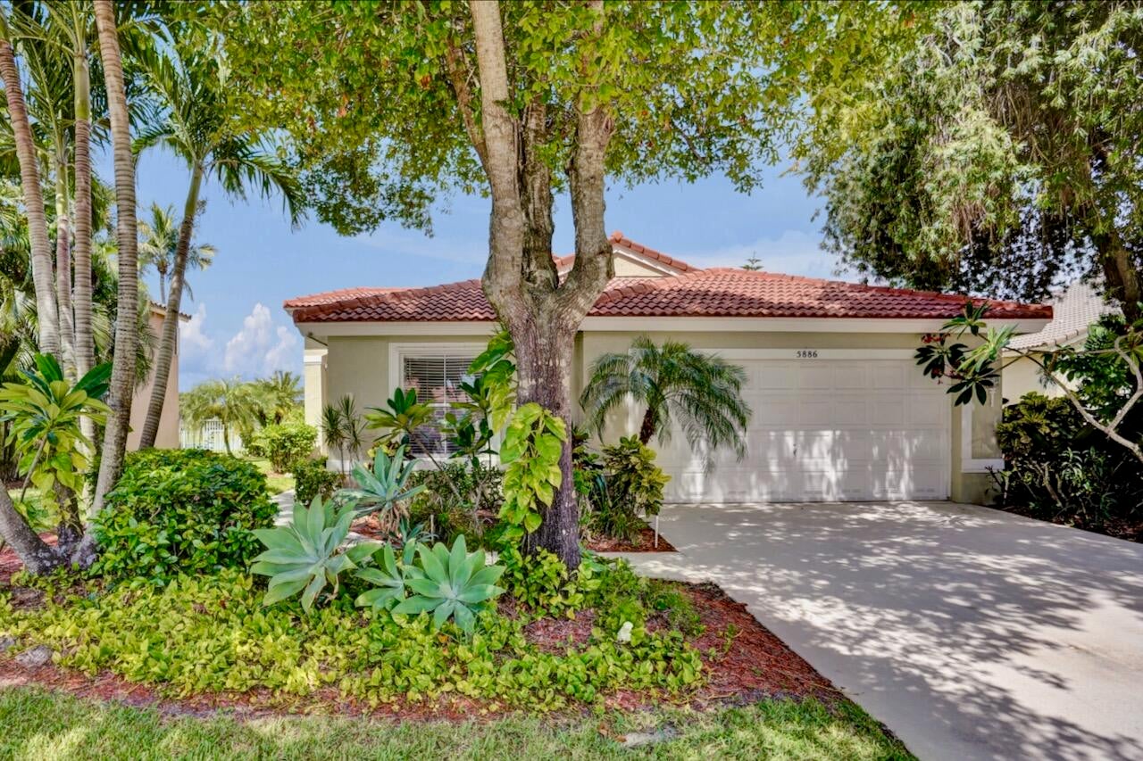 5886 Las Colinas Circle