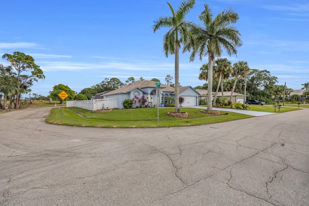 Photo of 1601 SW Ivy Street, Port Saint Lucie, FL 34987 (MLS # R11138840)