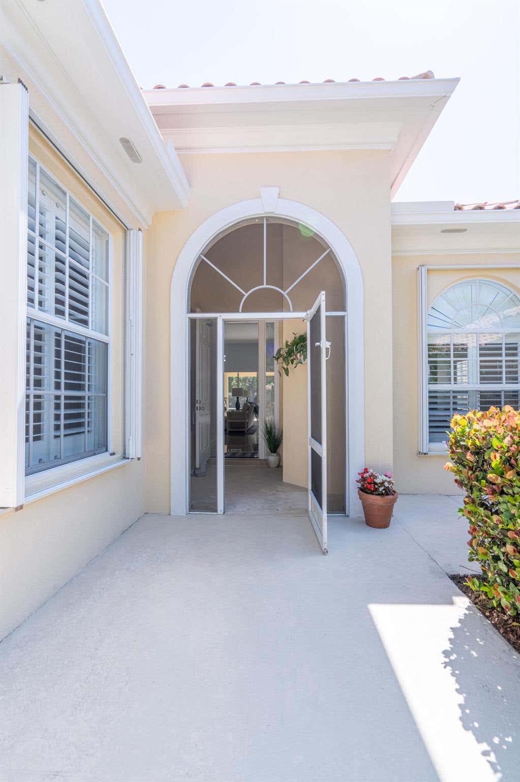 Photo of 8843 Oldham Way, Palm Beach Gardens, FL 33412 (MLS # R11086806)
