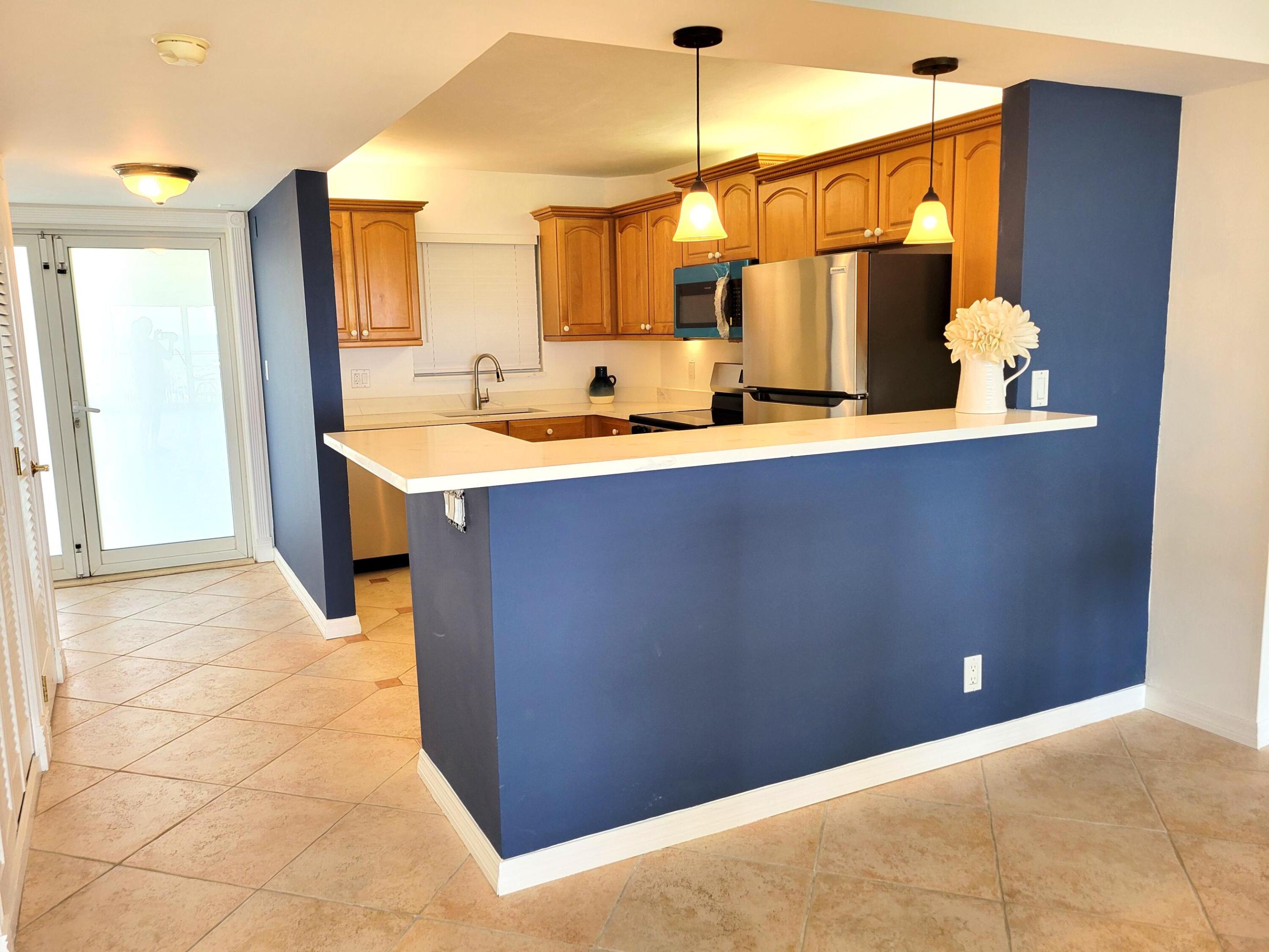 328 N OCEAN Boulevard 607
