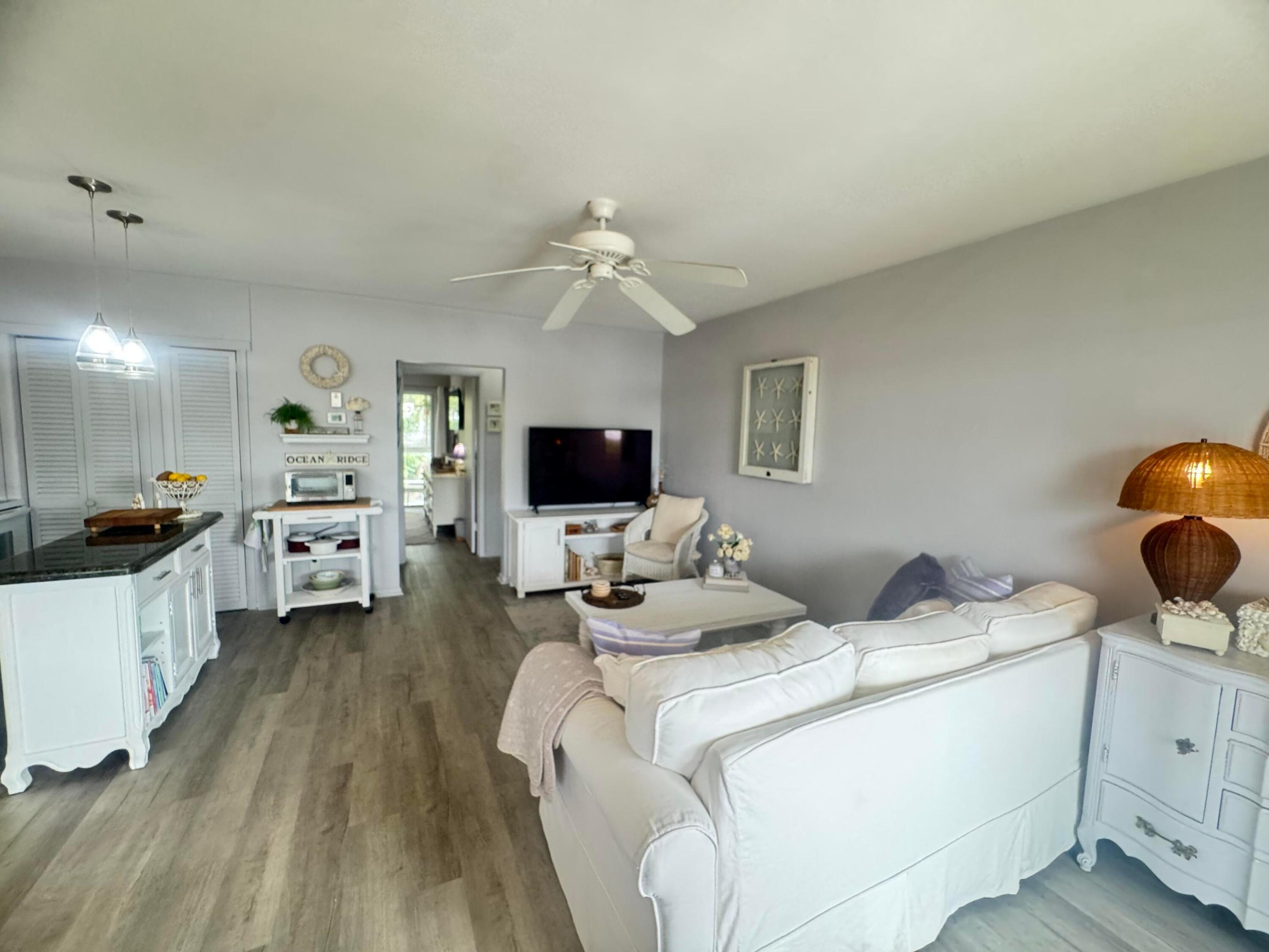 COLONIAL RIDGE CORP - Residential Lease