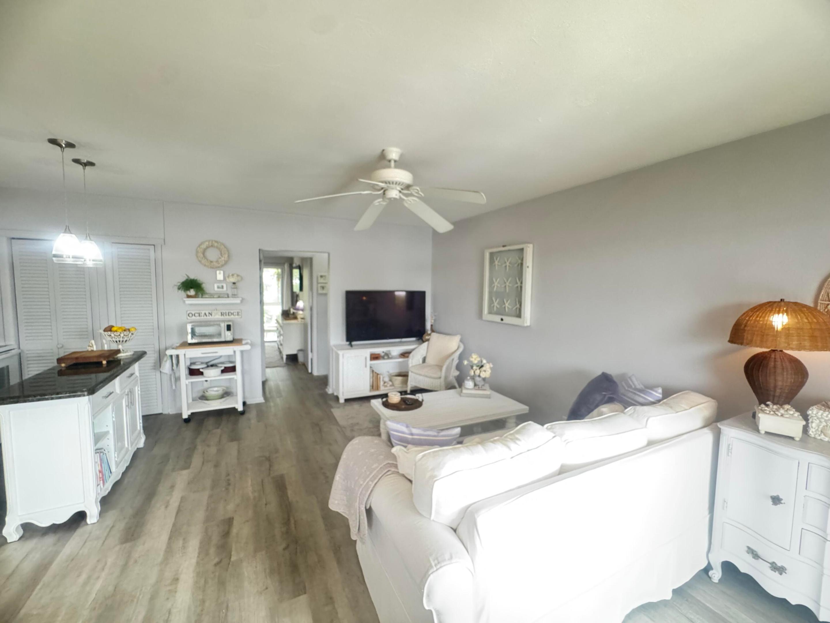 COLONIAL RIDGE CORP - Residential Lease