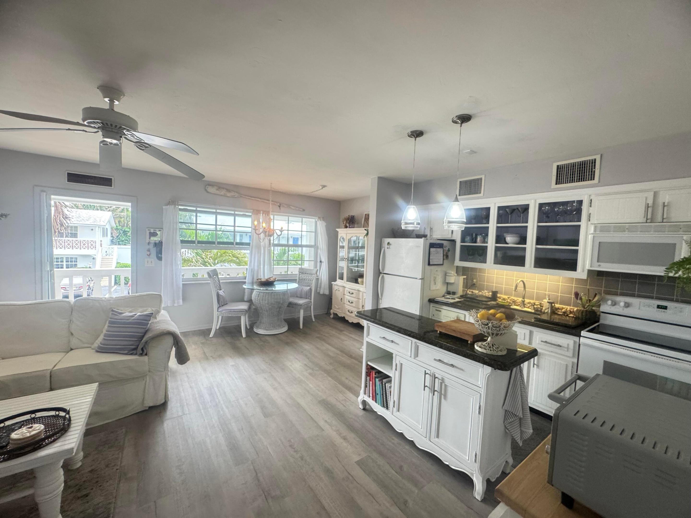 COLONIAL RIDGE CORP - Residential Lease