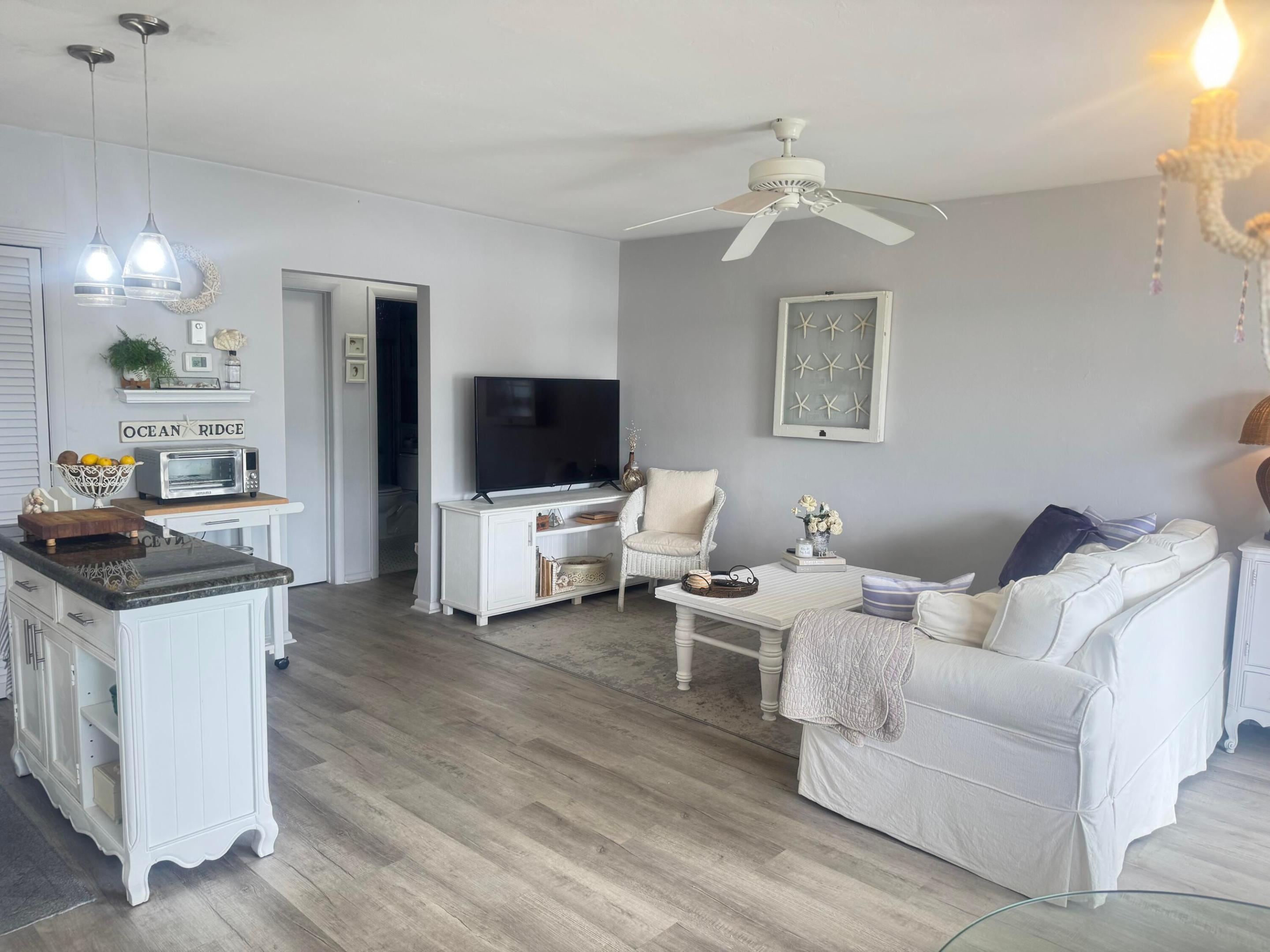 COLONIAL RIDGE CORP - Residential Lease