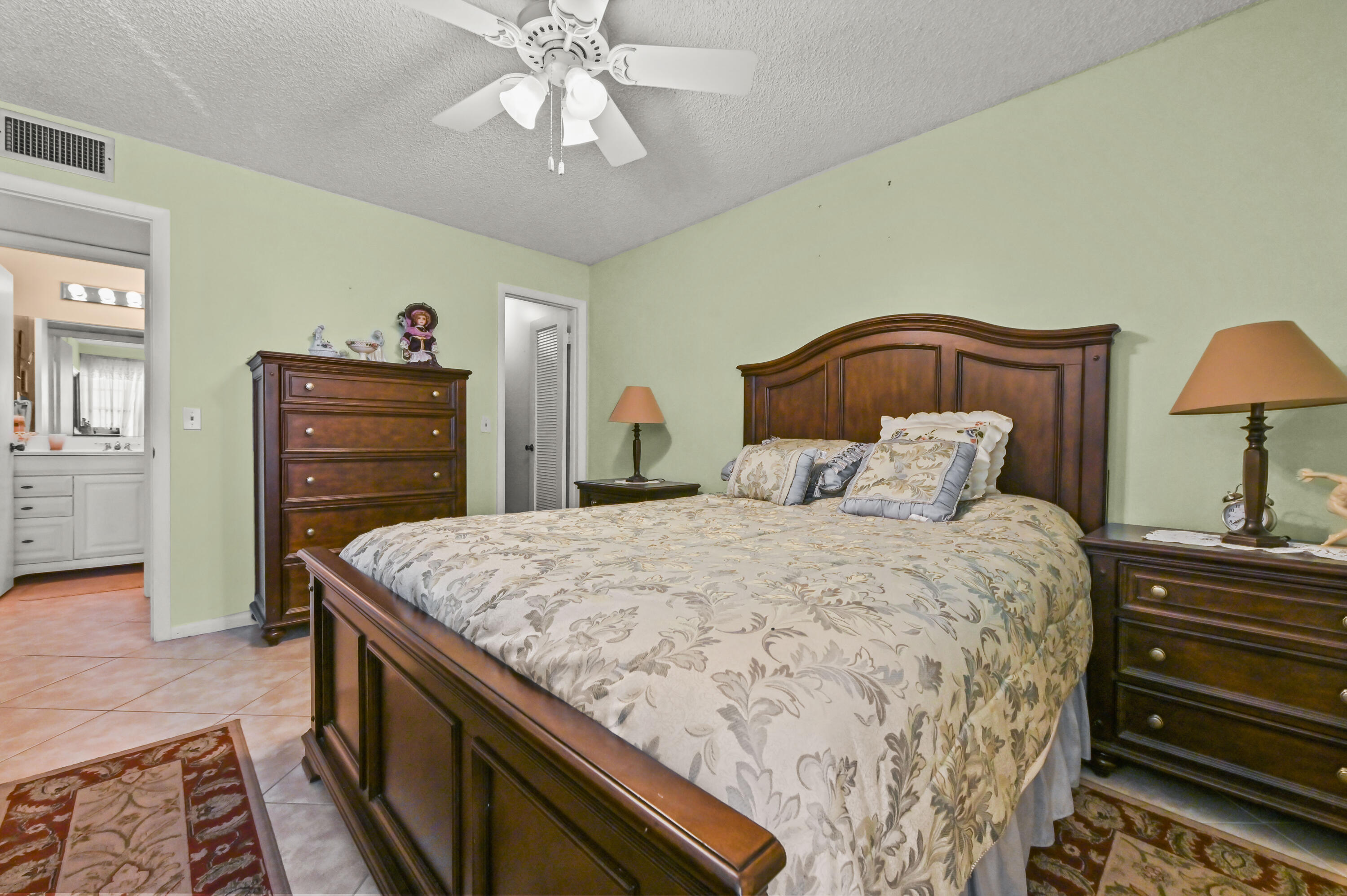 KINGS POINT - Residential