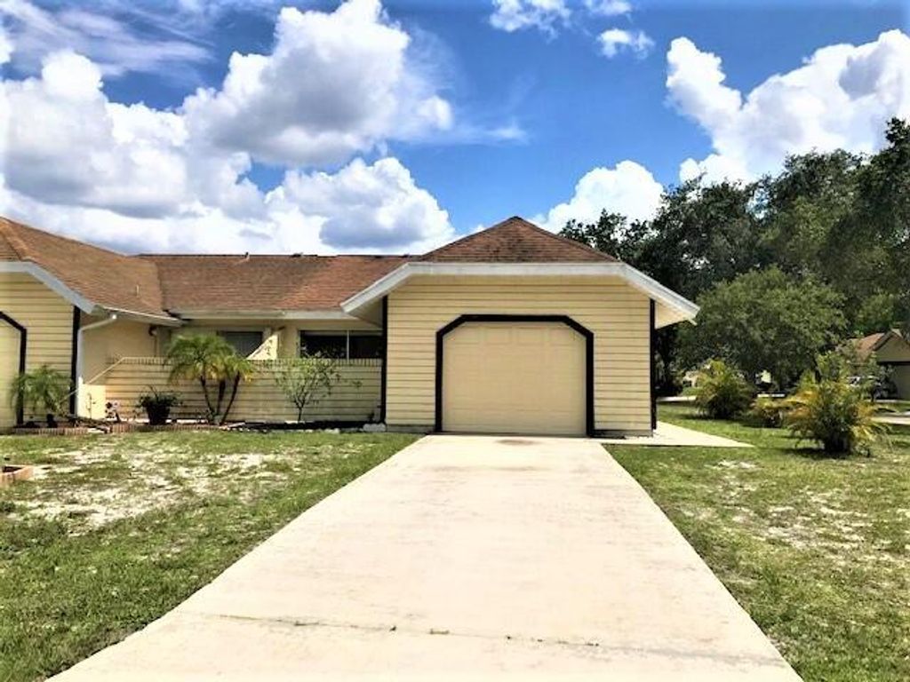 Photo of 1302 SE La Haven Lane Ct, Port Saint Lucie, FL 34952 (MLS # R10807748)